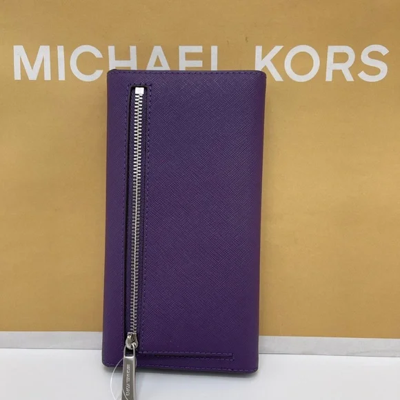 Michael Kors Lg Jet Set Travel Trifold Leather Wallet 
Dark Purple 
NWT - Picture 2 of 16